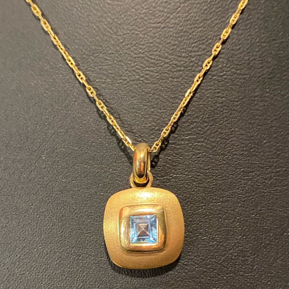 Gold 18k and Blue Topaz Necklace and earrings Set